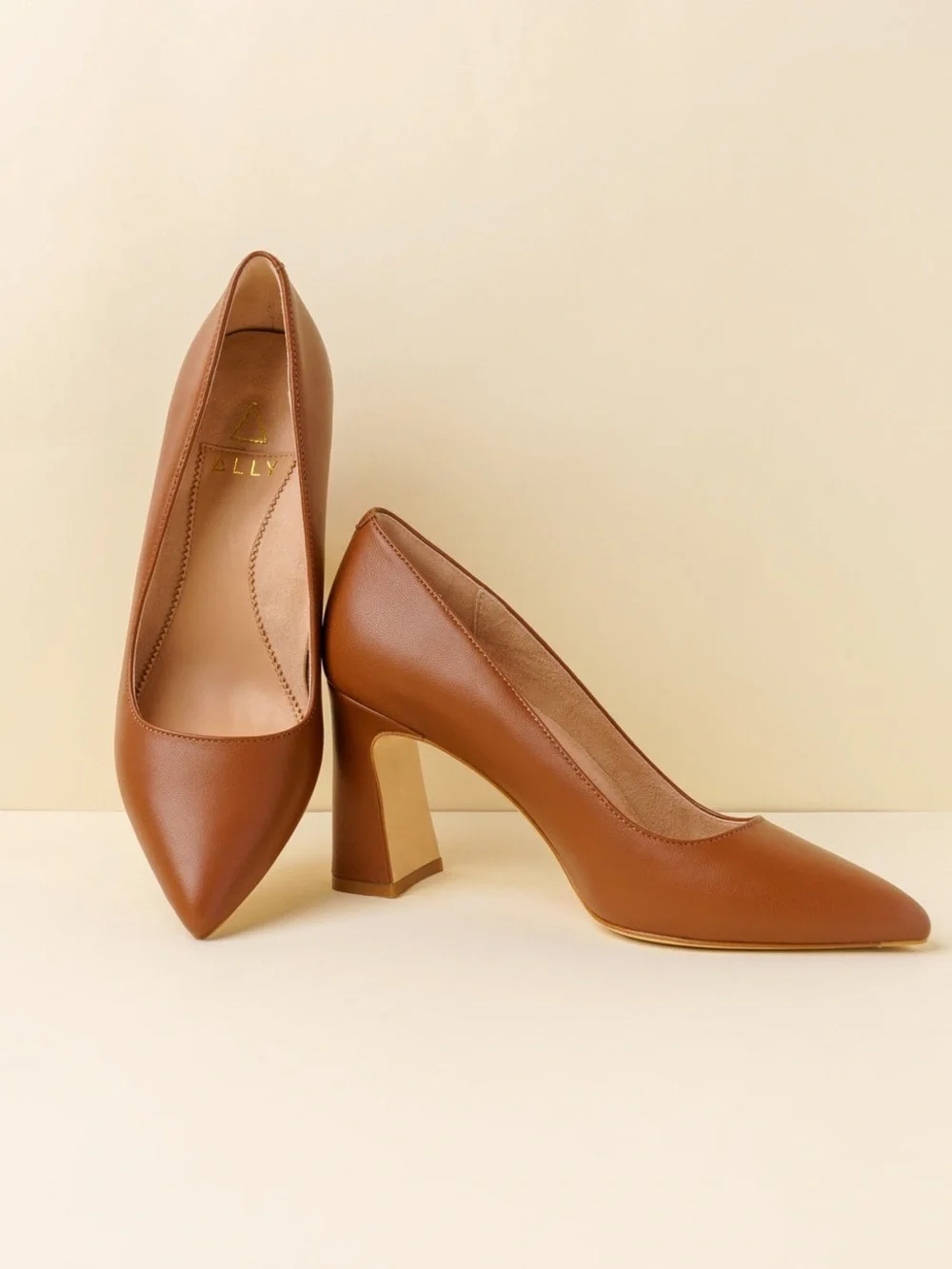 ALLY Shoes Caramel Brown Leather Pointed Block Heel Pumps 37.5B / US 7 7.5